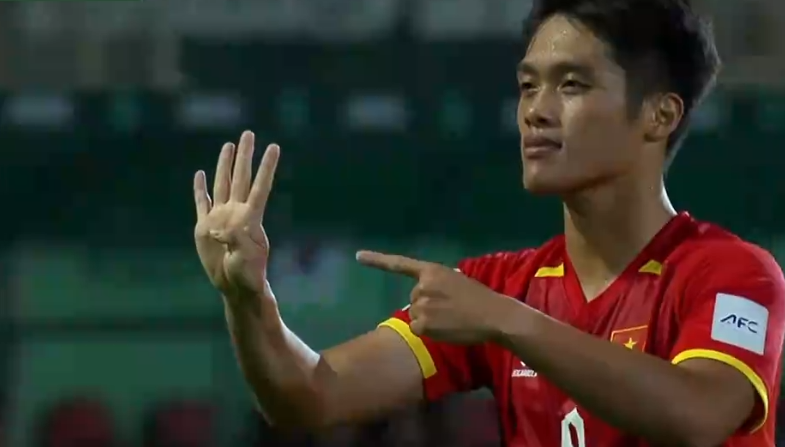 爱游戏APP-超级世界波!阮国越小角度破门,阮庭北助攻,越南5战韩国均破门